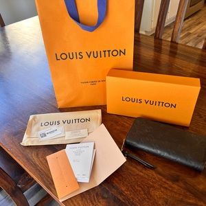 Louis Vuitton Zippy Wallet - Black - 
Monogram Empreinte Leather